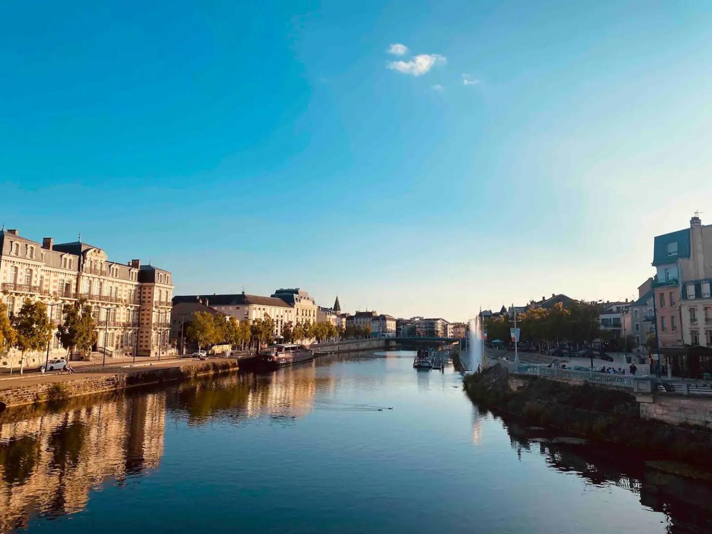 Logement Neuf "Meuse" - Hyper Centre - Parking Proche - Proche Gare - 4 Chambres - Terrasse Couverte - Wifi ! Gere Par Prestazen'Services Verdun Zewnętrze zdjęcie
