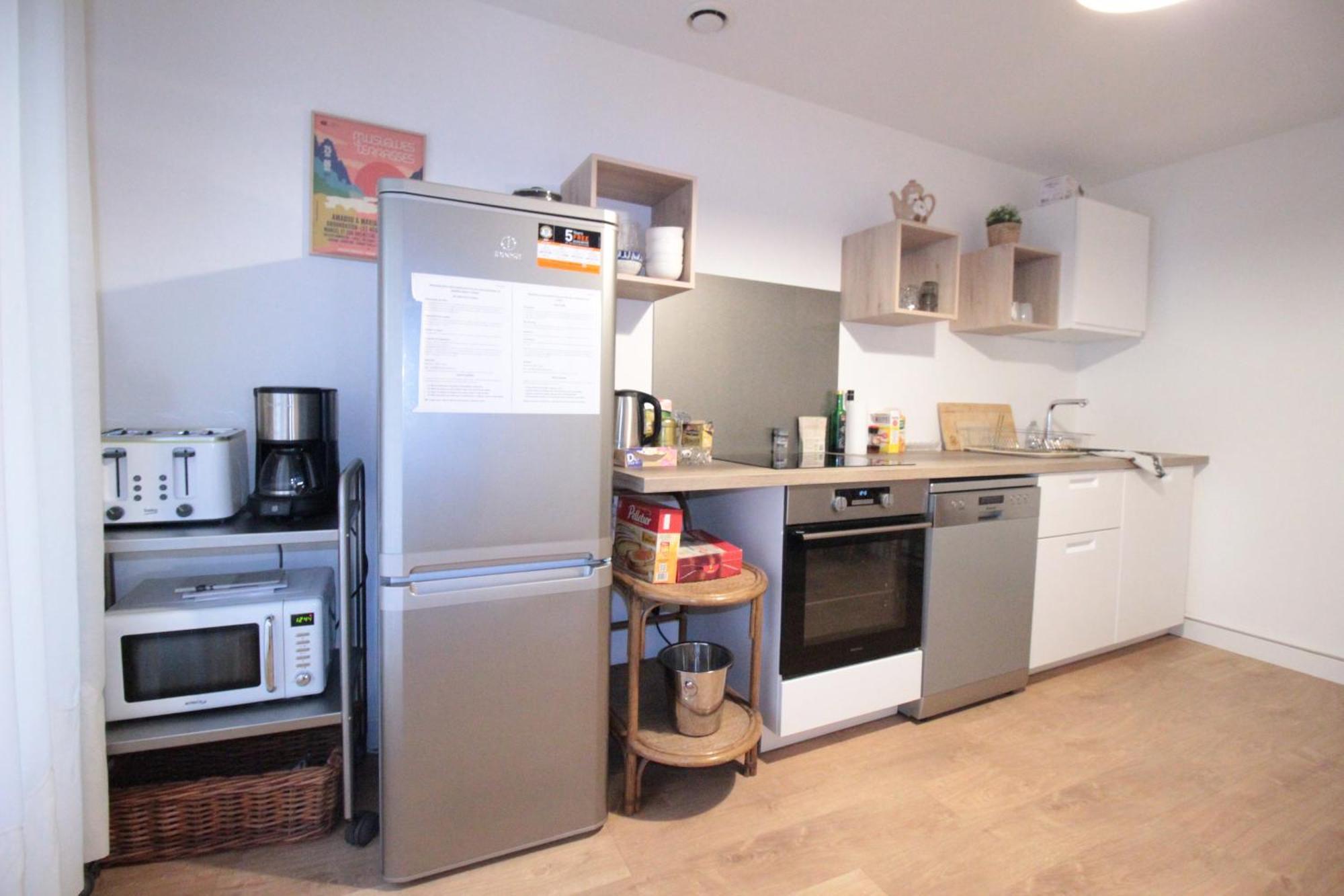Logement Neuf "Meuse" - Hyper Centre - Parking Proche - Proche Gare - 4 Chambres - Terrasse Couverte - Wifi ! Gere Par Prestazen'Services Verdun Zewnętrze zdjęcie