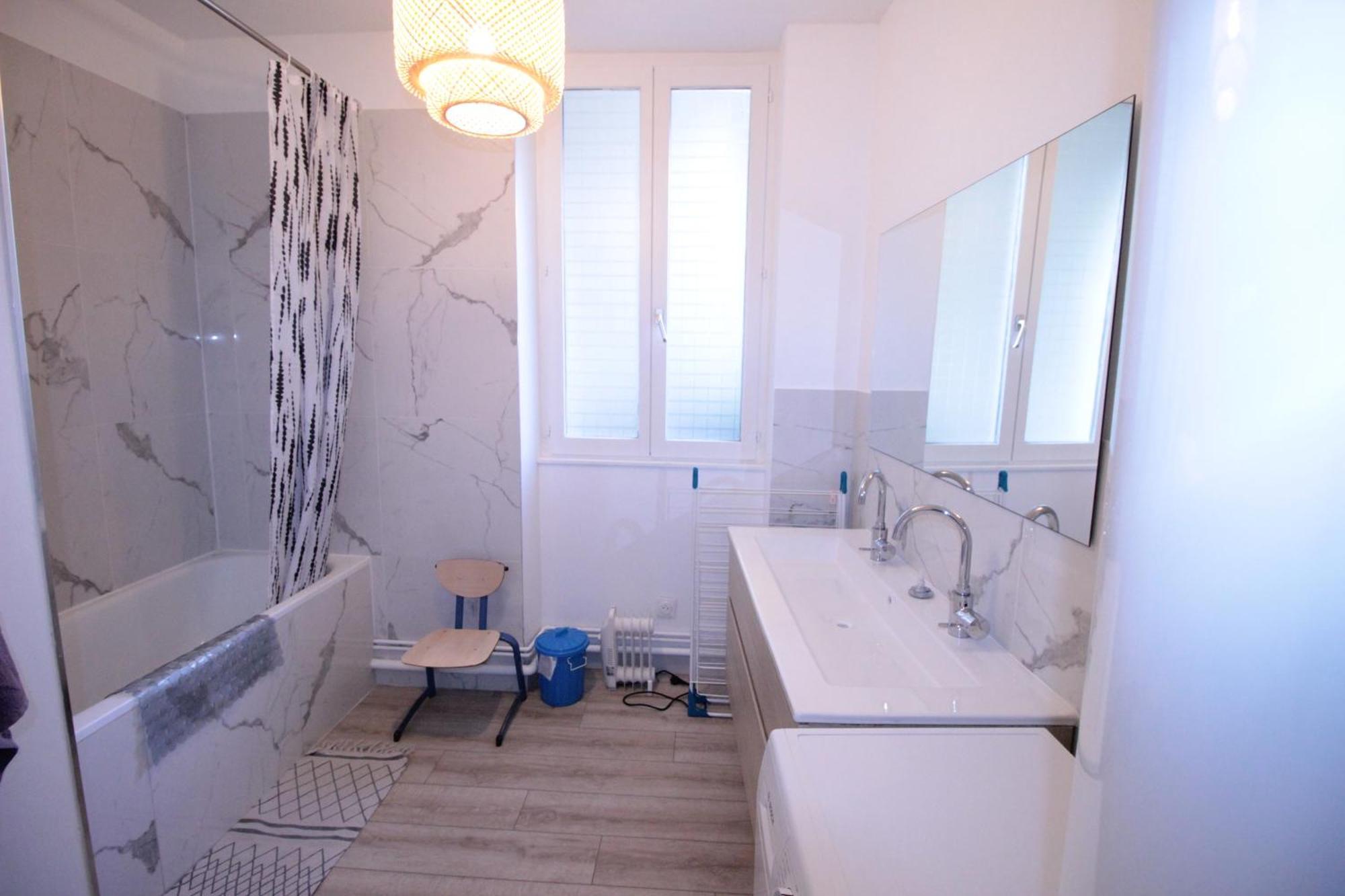 Logement Neuf "Meuse" - Hyper Centre - Parking Proche - Proche Gare - 4 Chambres - Terrasse Couverte - Wifi ! Gere Par Prestazen'Services Verdun Zewnętrze zdjęcie