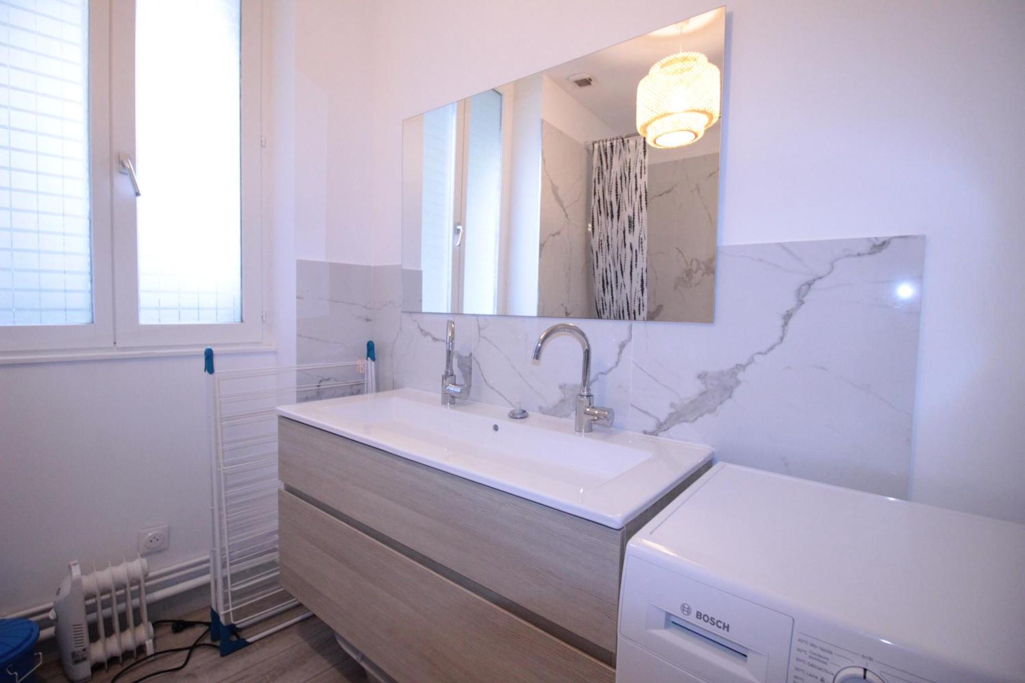 Logement Neuf "Meuse" - Hyper Centre - Parking Proche - Proche Gare - 4 Chambres - Terrasse Couverte - Wifi ! Gere Par Prestazen'Services Verdun Zewnętrze zdjęcie